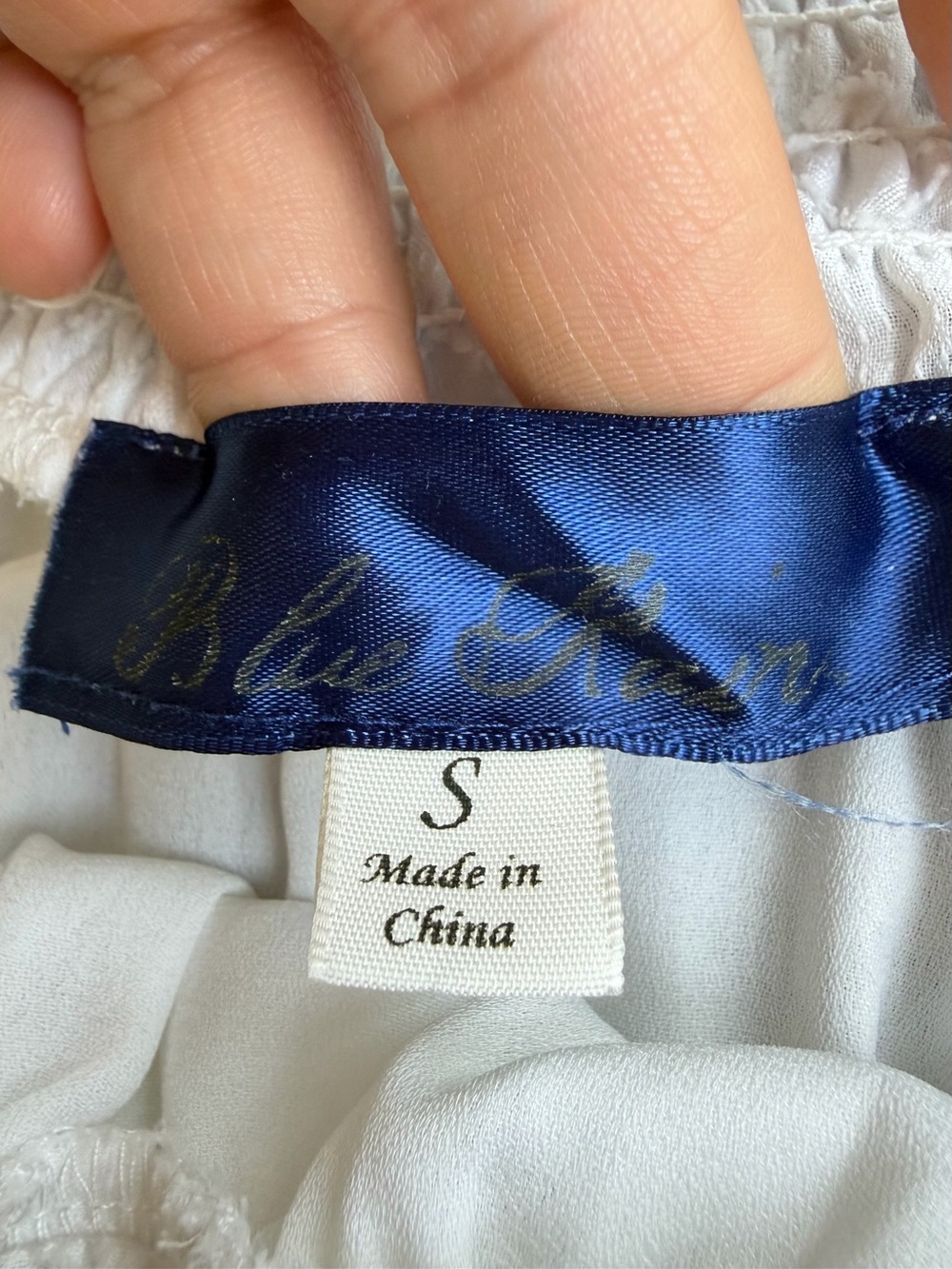 Blue Rain White Off-Shoulder Textured Smocked Blouse Size Small - Picture 9 of 12